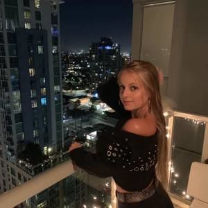 Meet your Posher, Olivia